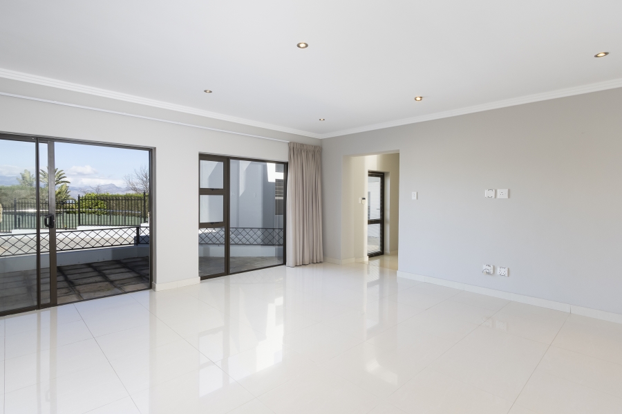 To Let 4 Bedroom Property for Rent in Helderberg Estate Western Cape